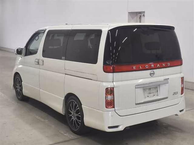 NISSAN ELGRAND