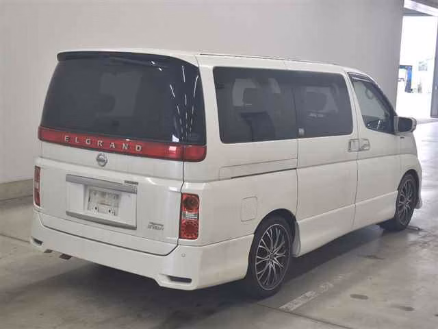 NISSAN ELGRAND