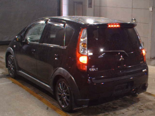 MITSUBISHI COLT