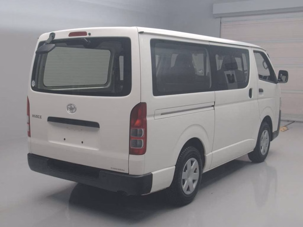 TOYOTA REGIUS ACE