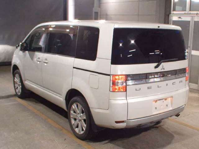 MITSUBISHI DELICA D:5