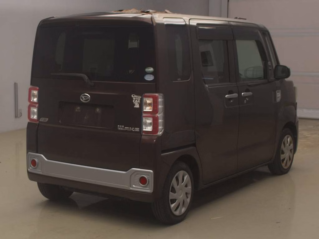 DAIHATSU WAKE