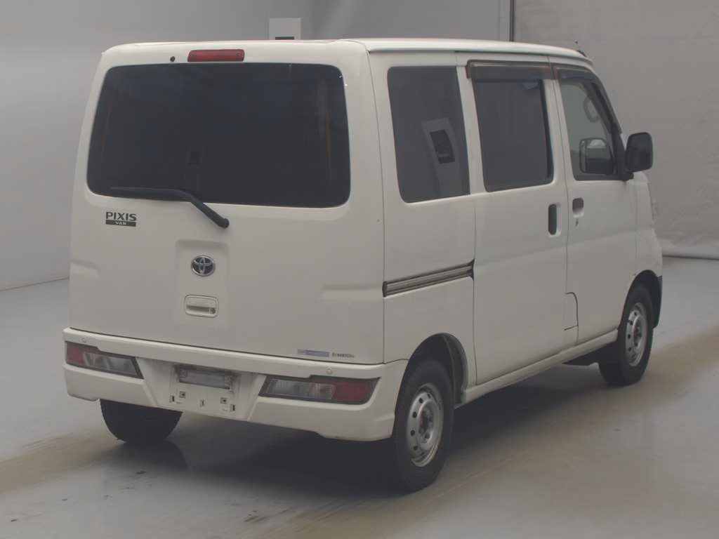 TOYOTA PIXIS VAN