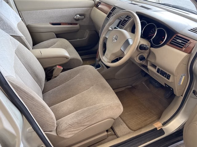 NISSAN TIIDA LATIO