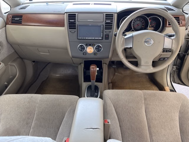 NISSAN TIIDA LATIO