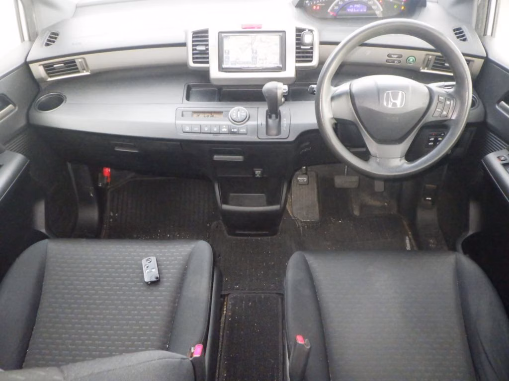 HONDA FREED SPIKE
