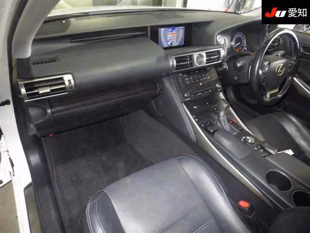 LEXUS IS300