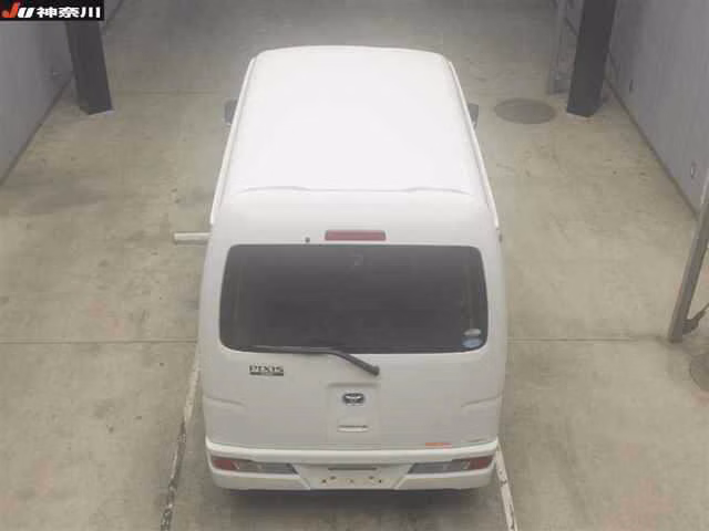 TOYOTA PIXIS VAN
