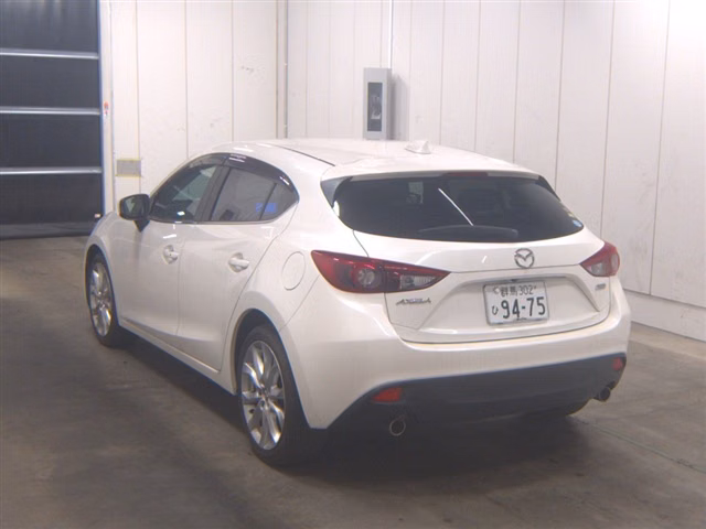 MAZDA AXELA