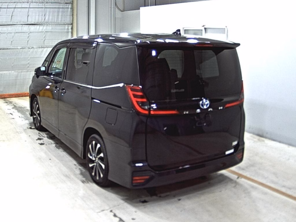 TOYOTA NOAH
