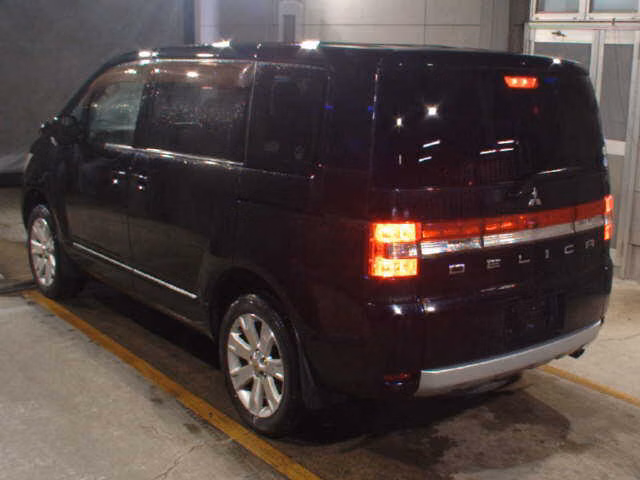 MITSUBISHI DELICA D:5