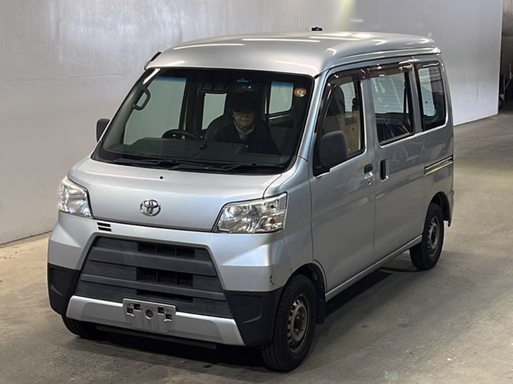 TOYOTA PIXIS VAN