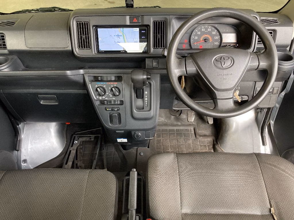 TOYOTA PIXIS VAN