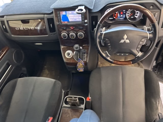 MITSUBISHI DELICA D:5