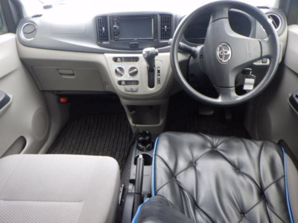 TOYOTA PIXIS EPOCH