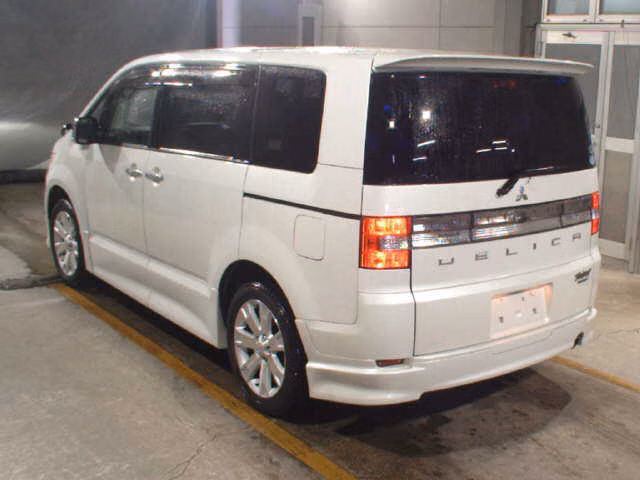 MITSUBISHI DELICA D:5