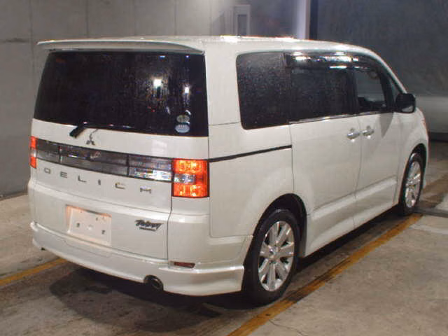 MITSUBISHI DELICA D:5