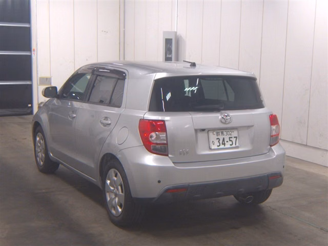 TOYOTA IST