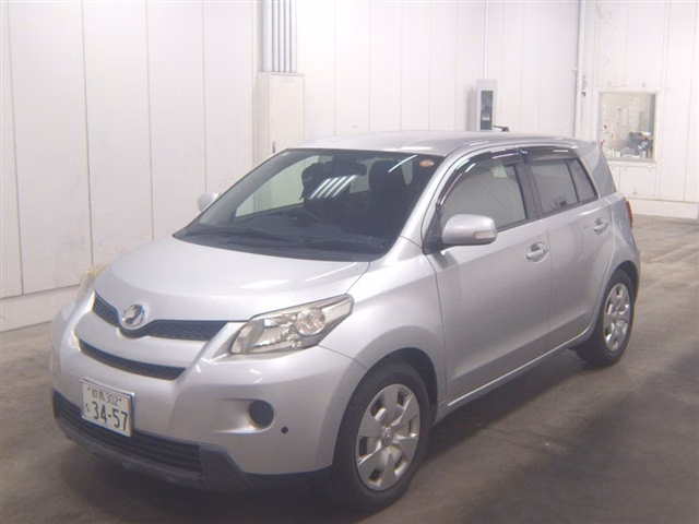 TOYOTA IST