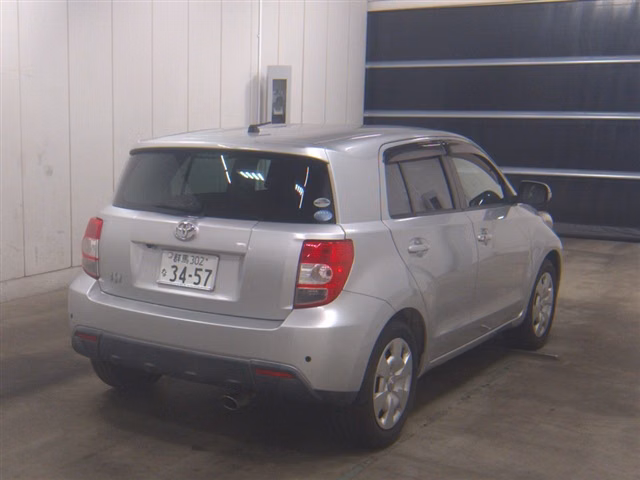 TOYOTA IST
