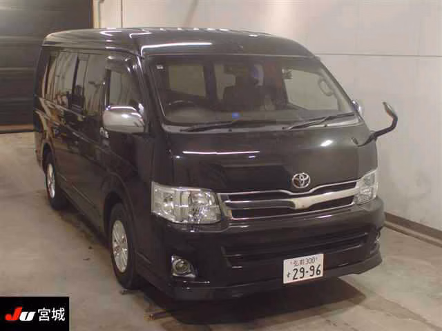 TOYOTA HIACE