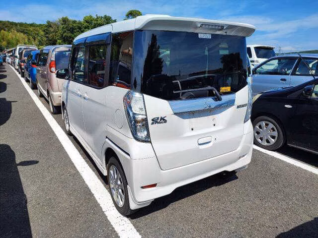 MITSUBISHI EK SPACE