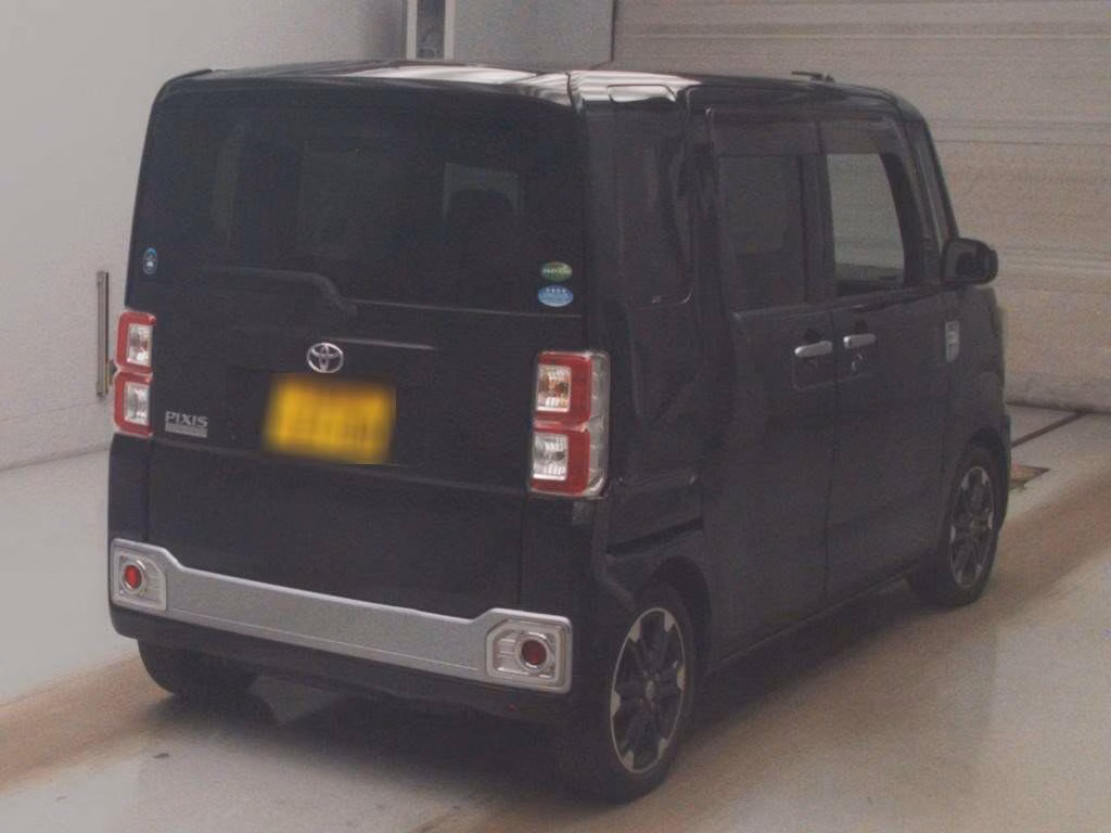 TOYOTA PIXIS MEGA