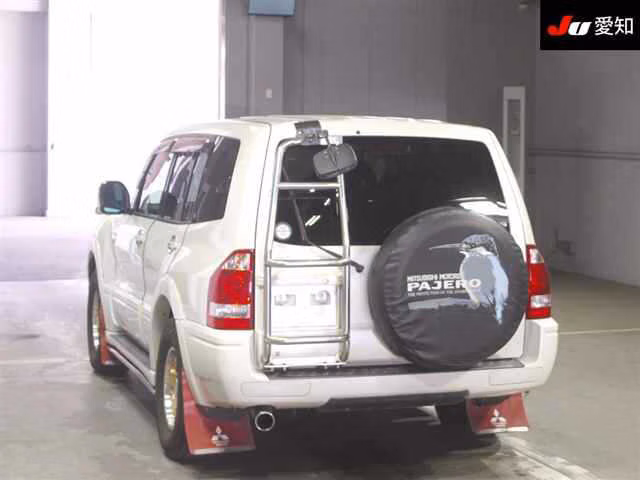 MITSUBISHI PAJERO