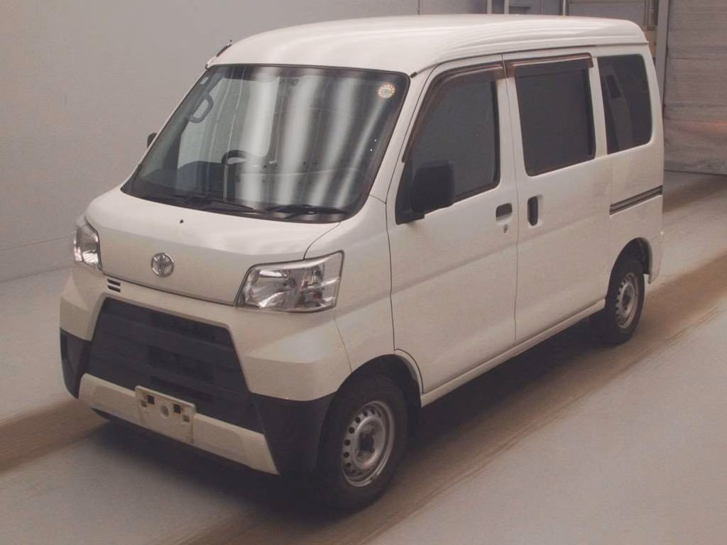 TOYOTA PIXIS VAN