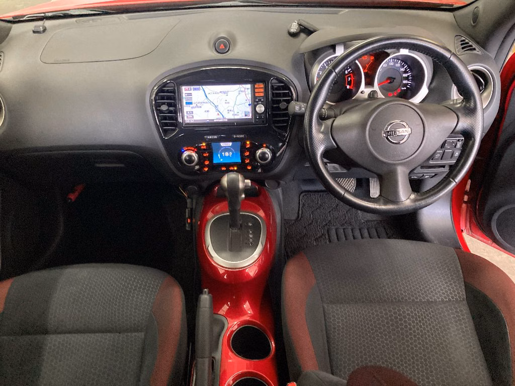 NISSAN JUKE
