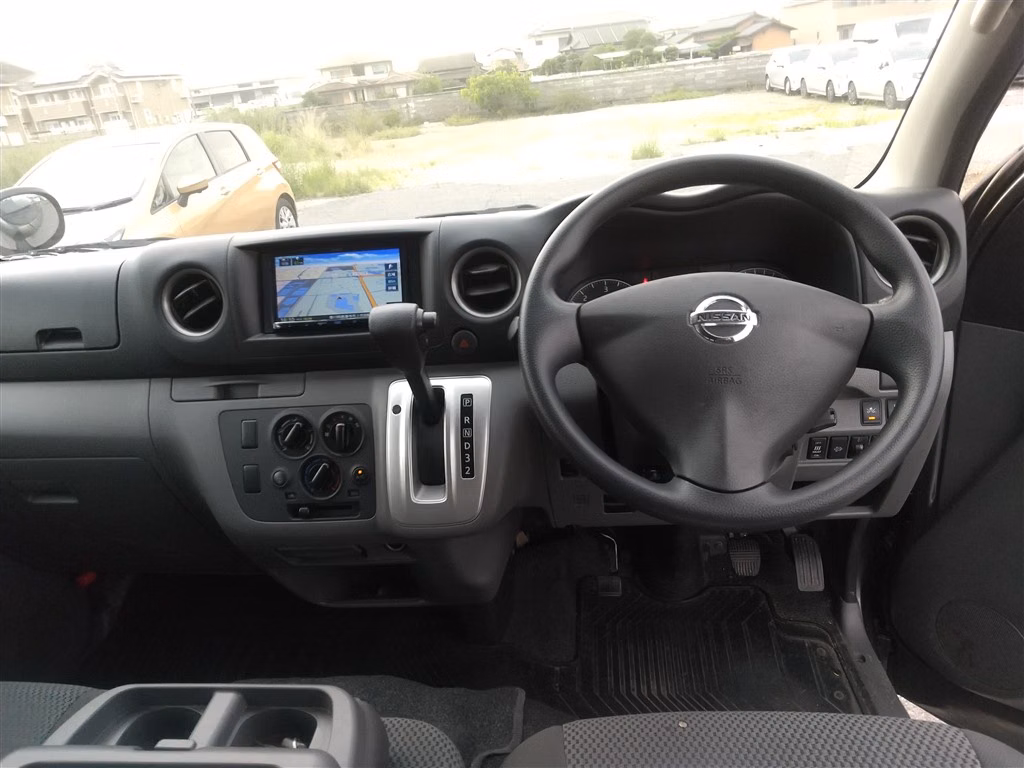 NISSAN NV350 CARAVAN
