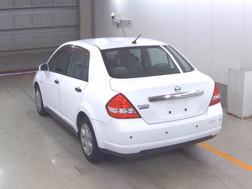 NISSAN TIIDA LATIO