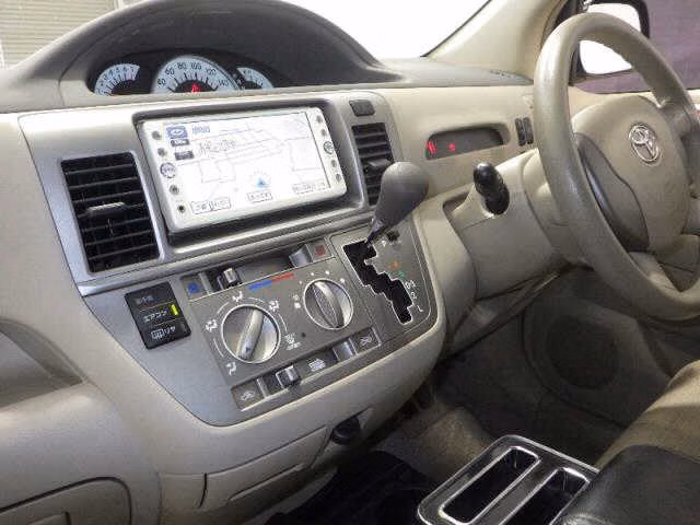 TOYOTA RAUM