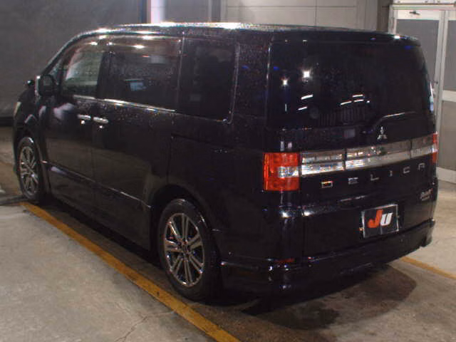 MITSUBISHI DELICA D:5