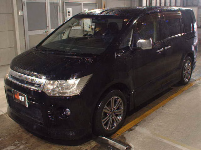 MITSUBISHI DELICA D:5