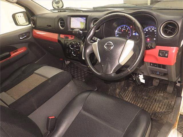 NISSAN NV350 CARAVAN