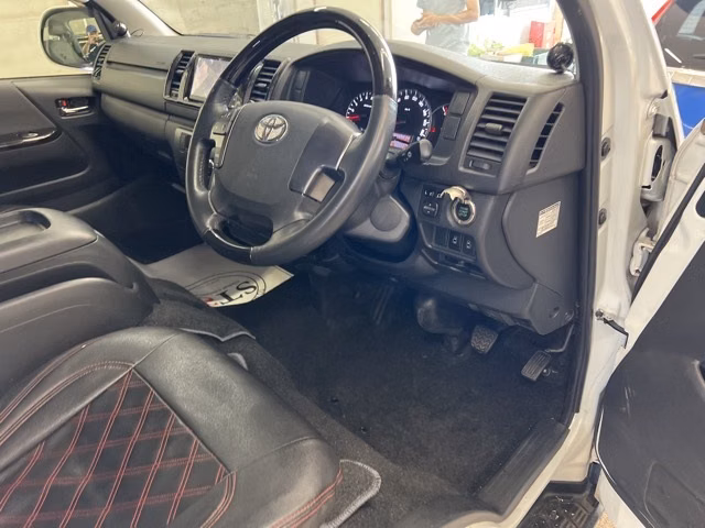 TOYOTA REGIUS ACE