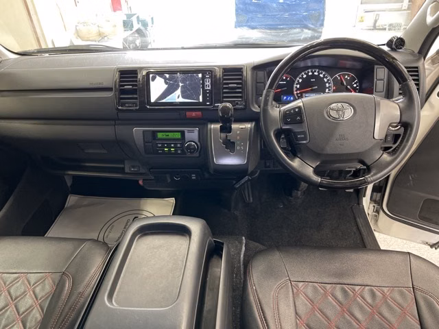 TOYOTA REGIUS ACE