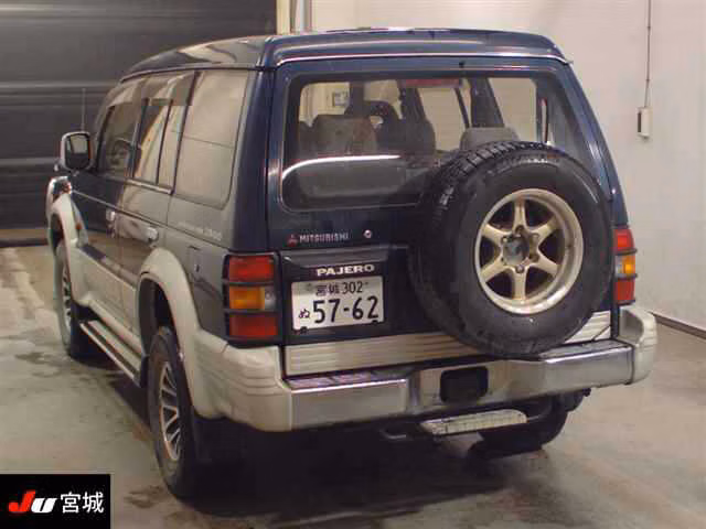 MITSUBISHI PAJERO