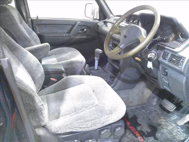 MITSUBISHI PAJERO