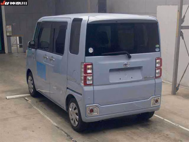 DAIHATSU WAKE
