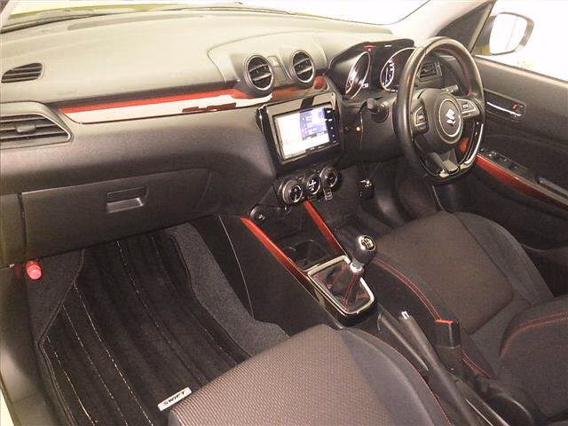 SUZUKI SWIFT