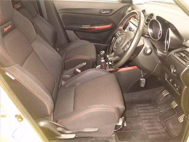 SUZUKI SWIFT