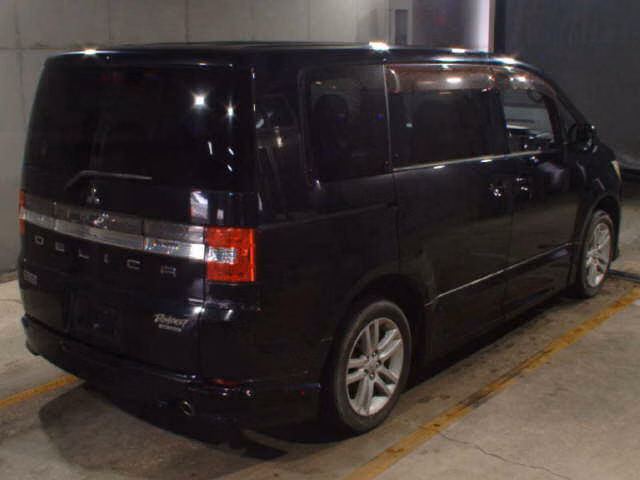 MITSUBISHI DELICA D:5