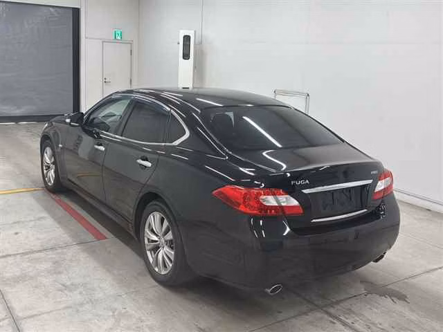 NISSAN FUGA