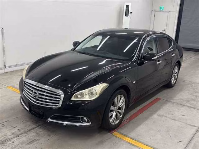 NISSAN FUGA