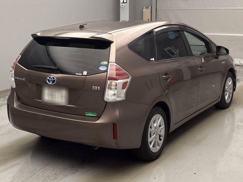 TOYOTA PRIUS ALPHA