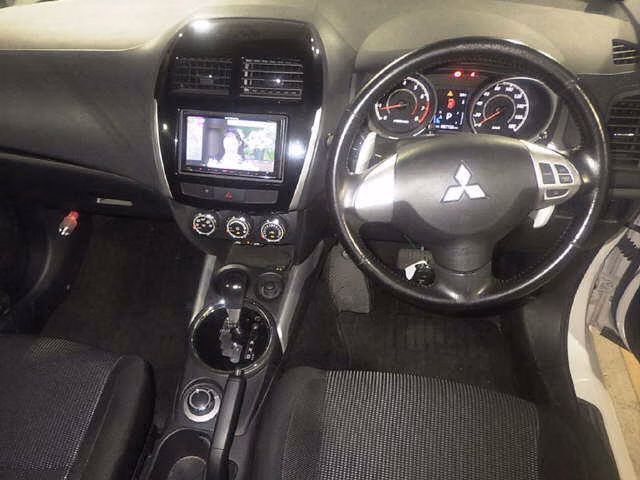 MITSUBISHI RVR