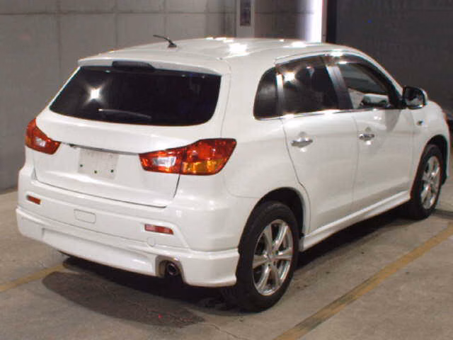 MITSUBISHI RVR