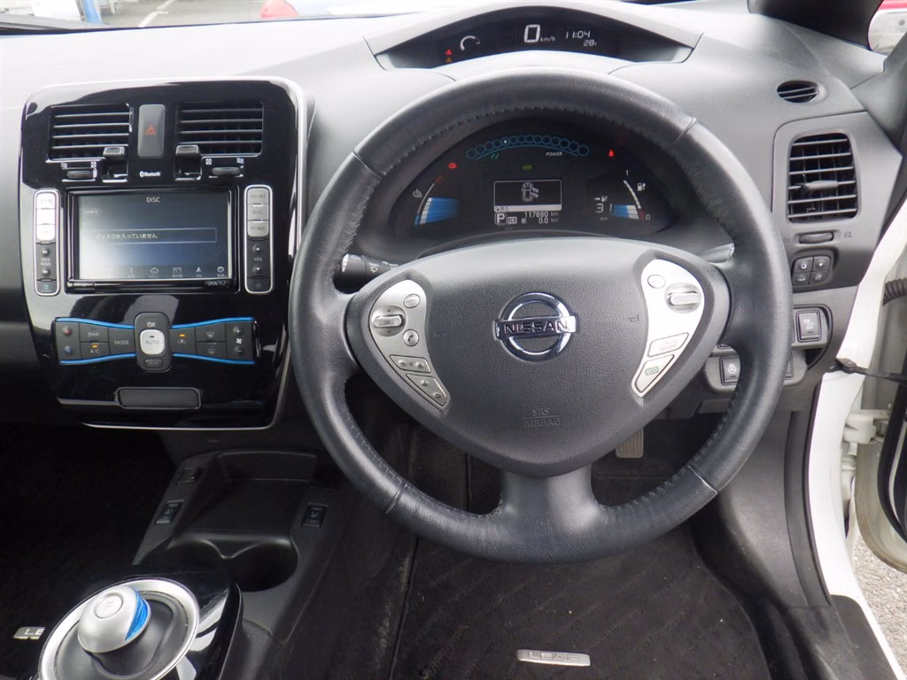 NISSAN LEAF